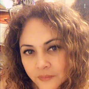 Meet your Posher, Brenda